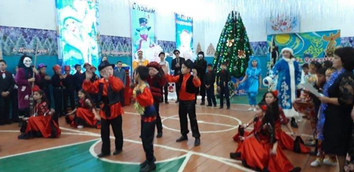 №21 ЖББ мектебінде жаңа жылдық шырша мерекелерінің өтілуі туралы мәлімет