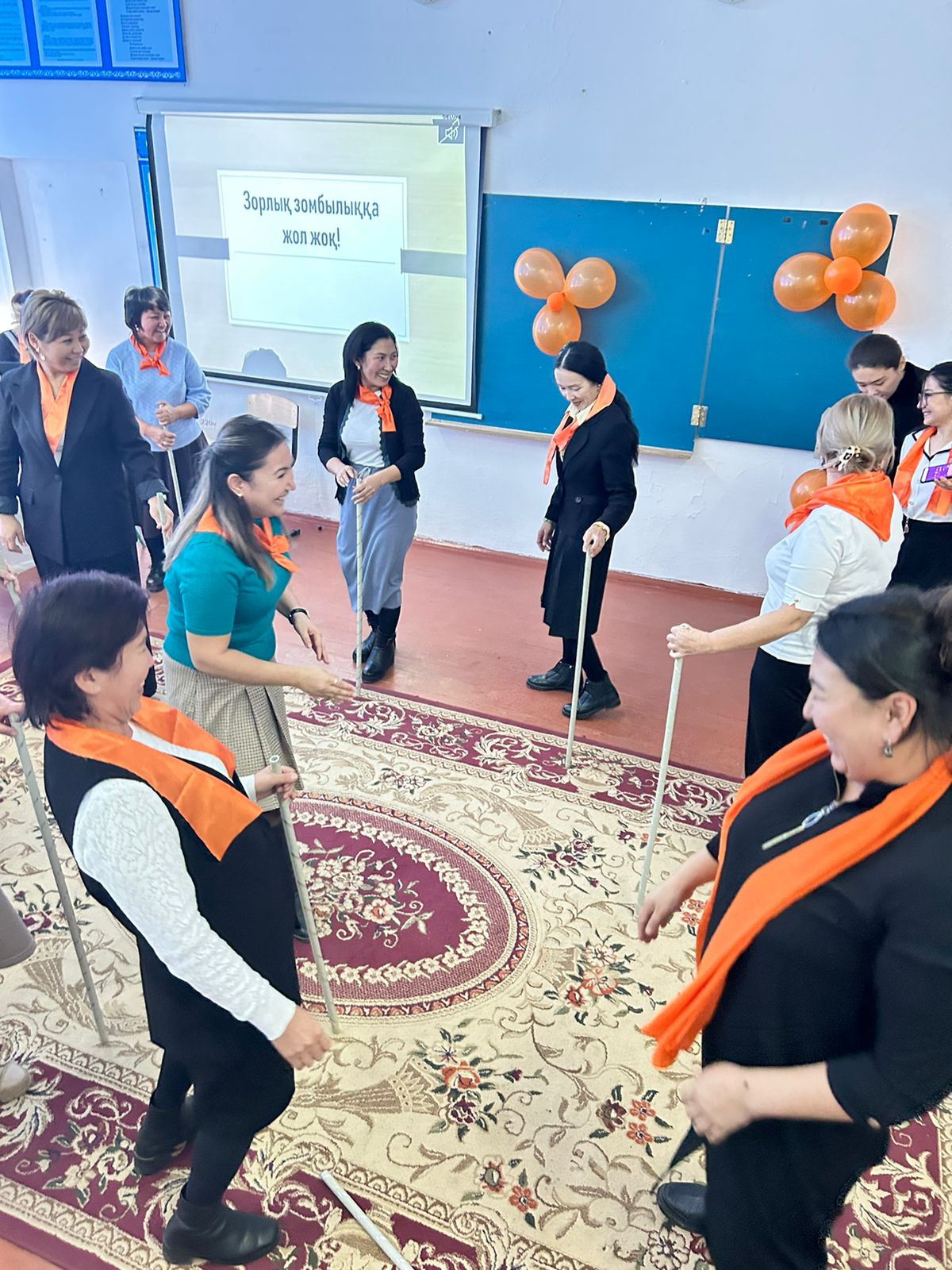 Педагогикалық ұжыммен рөлдік және іскерлік ойындар, сергіту ойындары, тренингтік жаттығулар жүргізілгендігі туралы