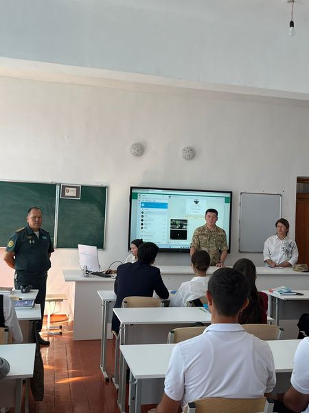 «Сыпатай батыр»  шекара бақылау бөлімінің офицерлері лейтенант Дүйсен Жасым Әбдінұрұлы    және Усенов Бағдәулет Казиұлымен кездесу