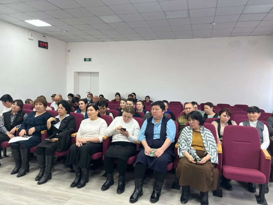 "Оқушылардың қауіпсіз мінез-құлық мәдениетін қалыптастыру,олардың арасында зорлық-зомбылық пен суицидтің алдын алу тақырыбында сынып жетекшілер мен мектеп медицина қызметкерлеріне арналған семинар ұйымдастырылды.