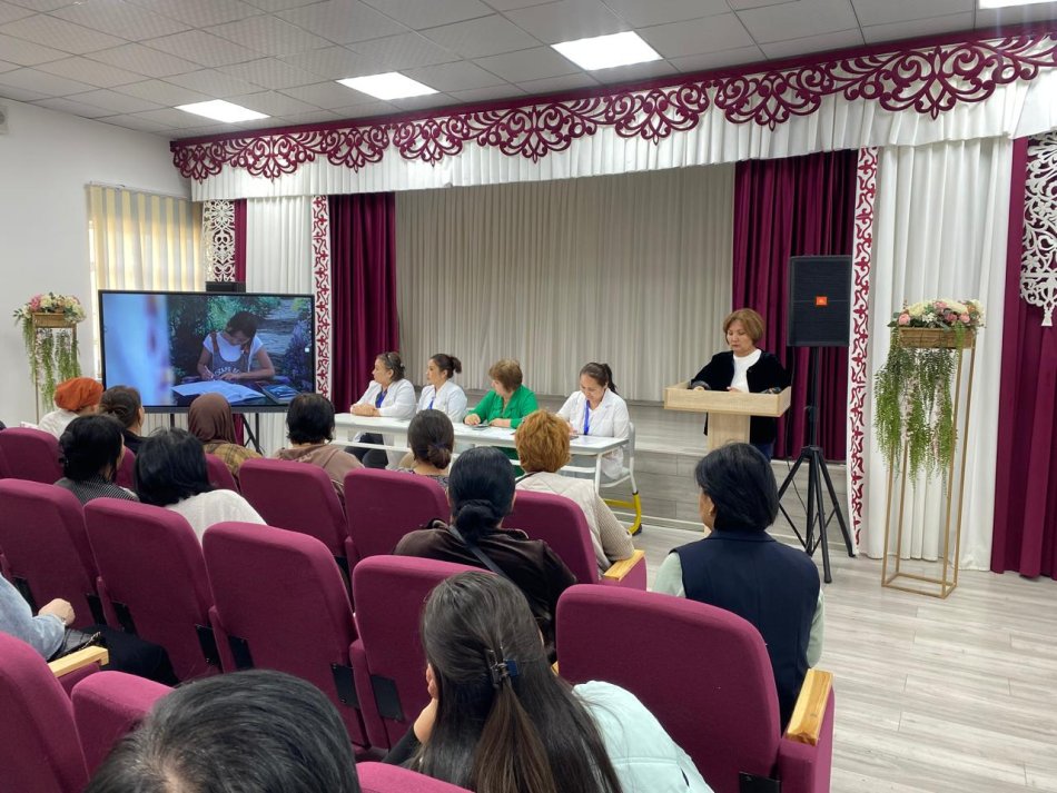 "Бүгінгі жасөспірімдерді тәрбиелеудегі өзекті мәселелер және оны шешу жолдары"  тақырыбында  ата-аналармен семинар-кеңес